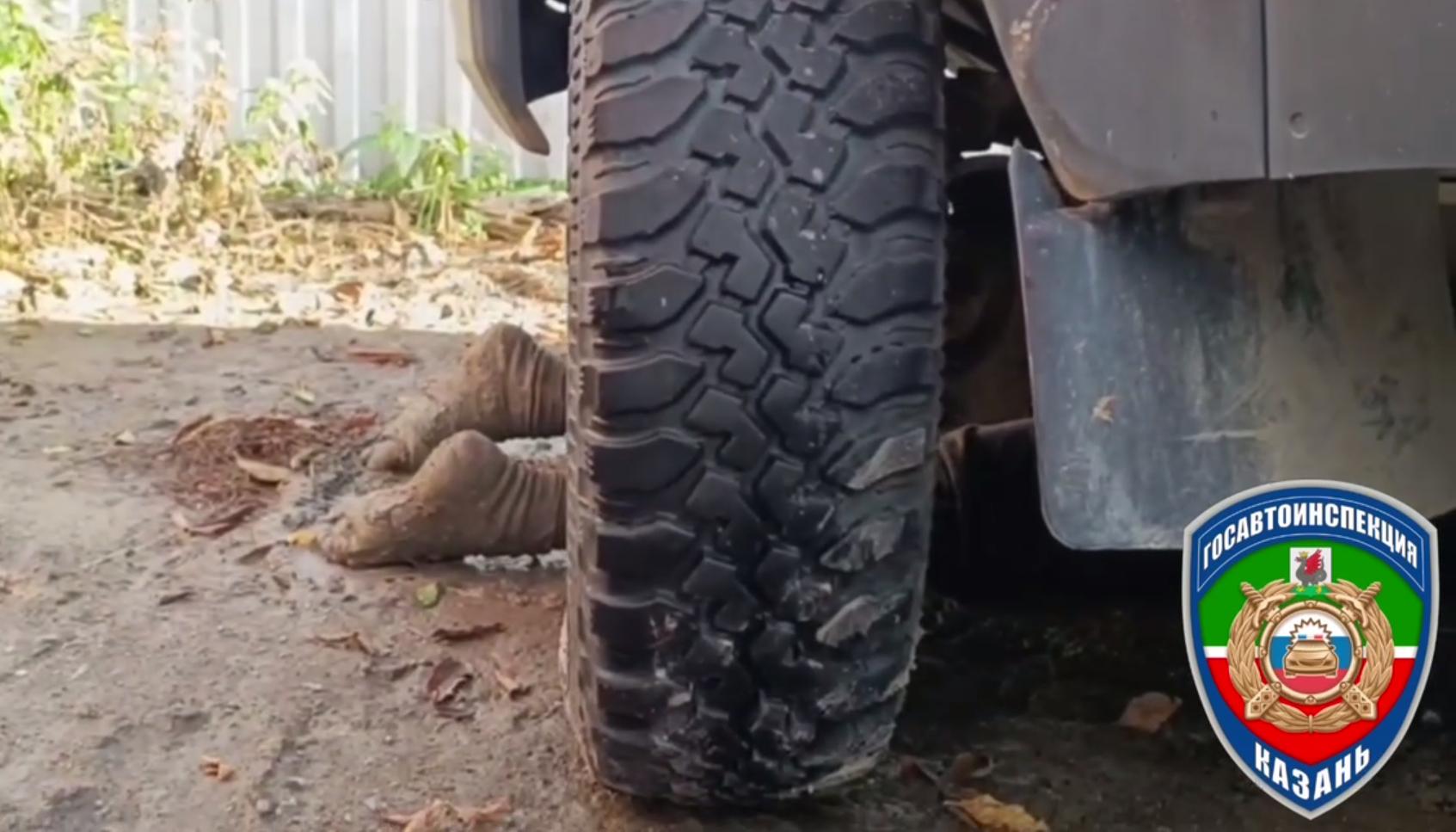 На рынке в Казани под «Газелью» нашли мертвого мужчину без обуви