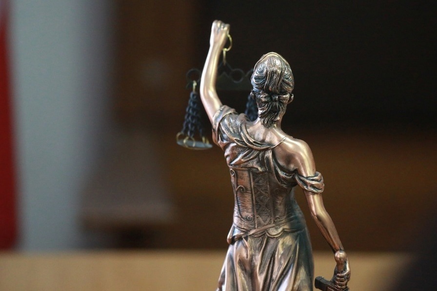 Татарстанец погиб, упав с 12-метровой высоты в люк резервуара нефтепродуктов