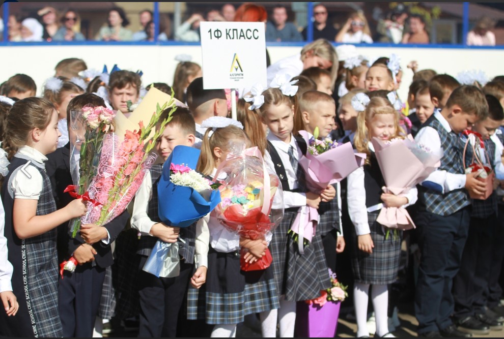 Омбудсмен Ярославская предлагает сократить летние каникулы до двух месяцев