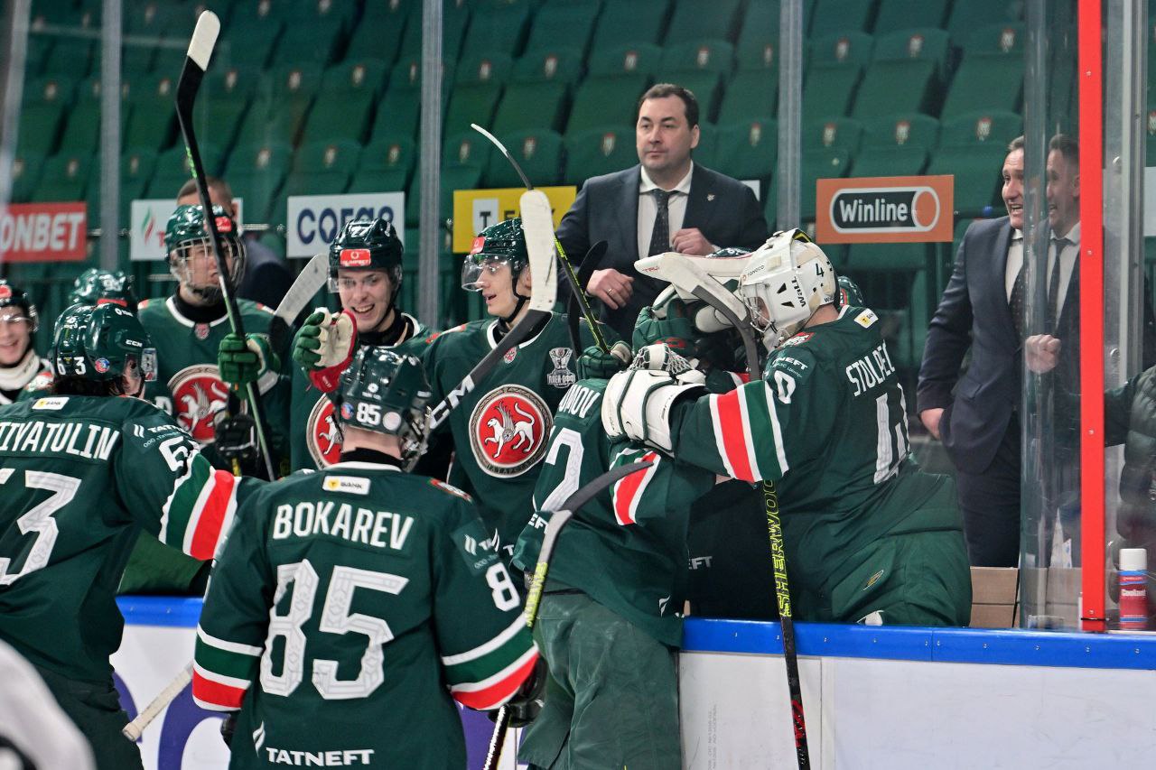 Хоккеисты «Ирбиса» одержали четвертую подряд победу