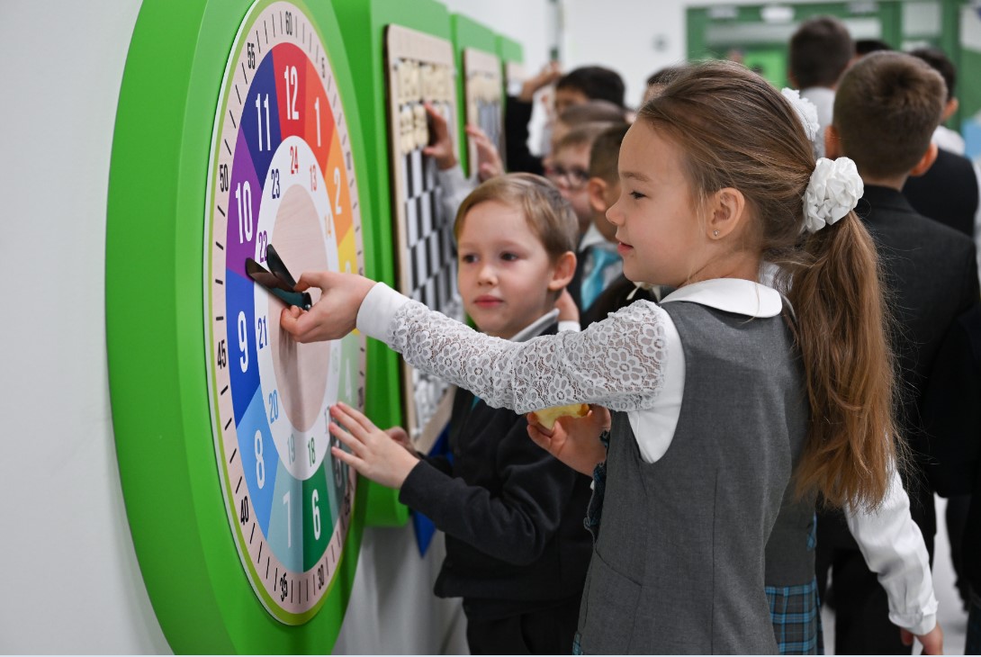 Минниханов открыл в Казани новый лицей, а в Набережных Челнах – школу