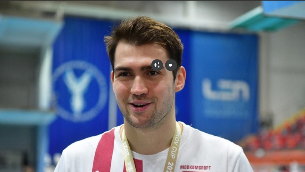 Пловец Колесников выиграл стометровку на спине на ЧР