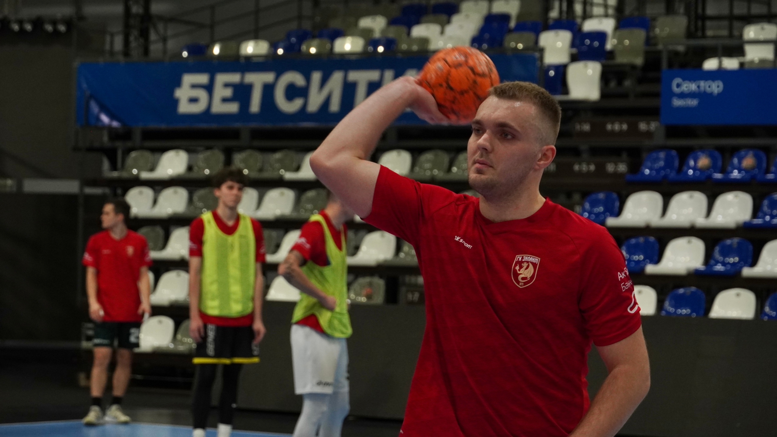 Гандбольный клуб «Зилант» продолжает идти без потерь в чемпионате