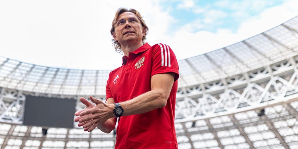 Карпин заявил, что покинет «Динамо», когда вернут сборную на мировую арену