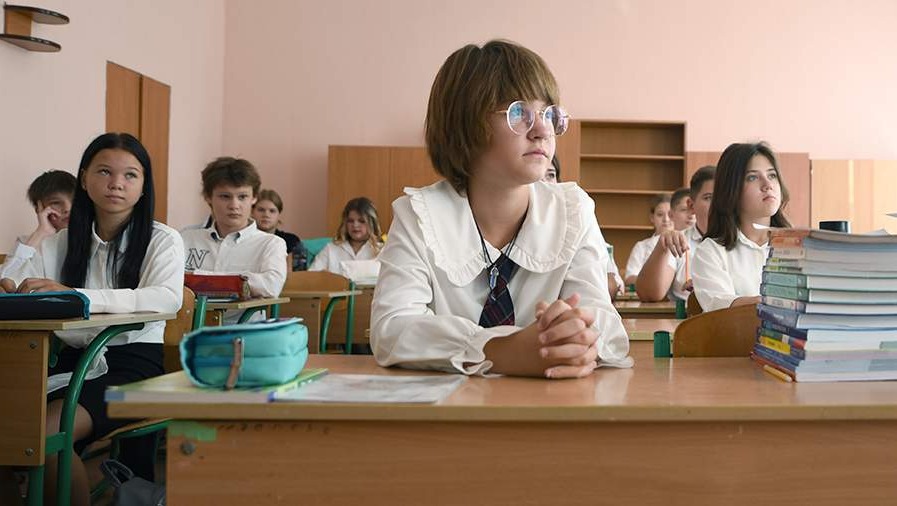 На ОБЖ и «Разговорах о важном» детей будут учить не трогать неизвестные предметы