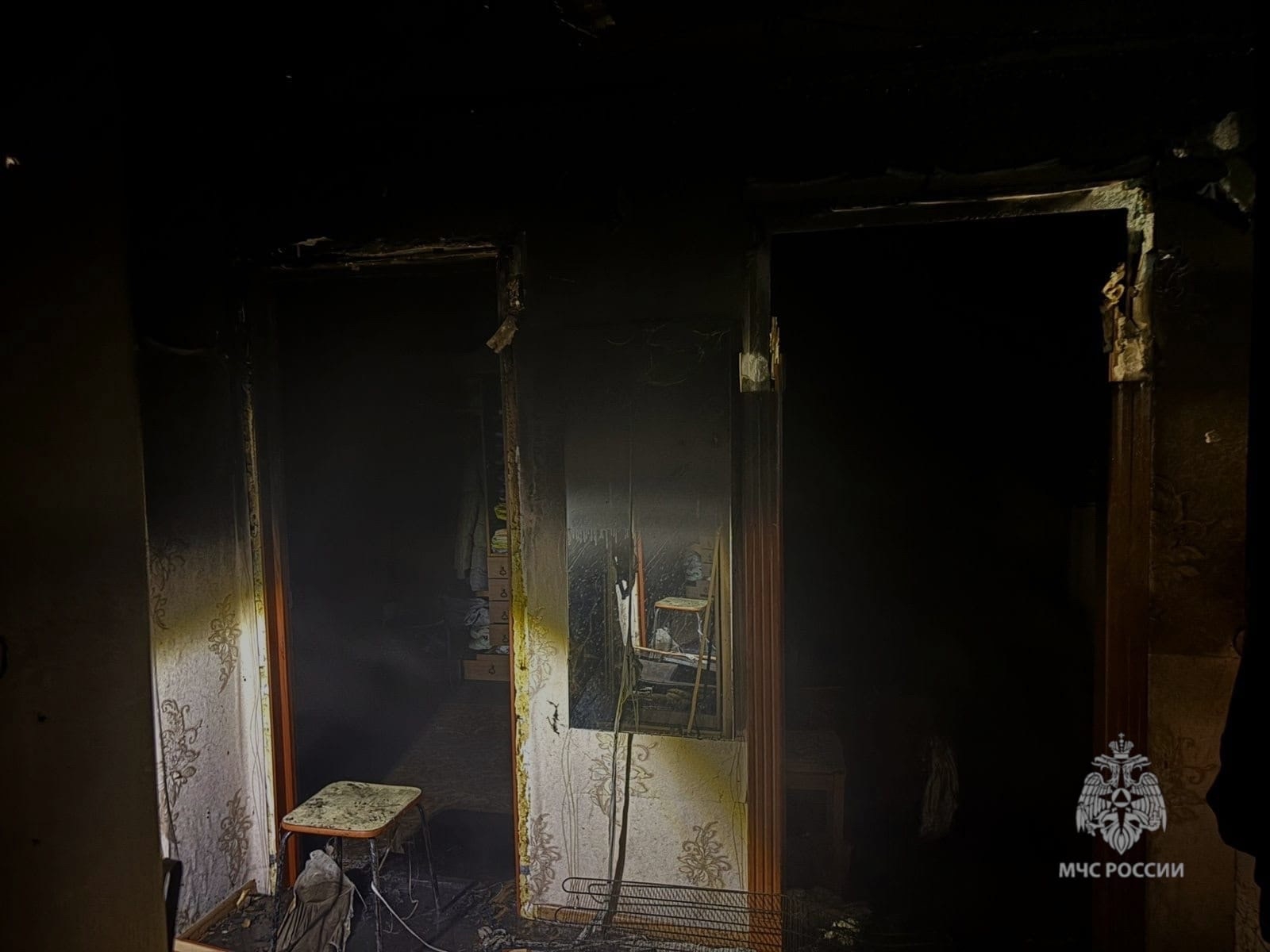 Натяжной потолок оставил татарстанца с ожогами при пожаре в поселке