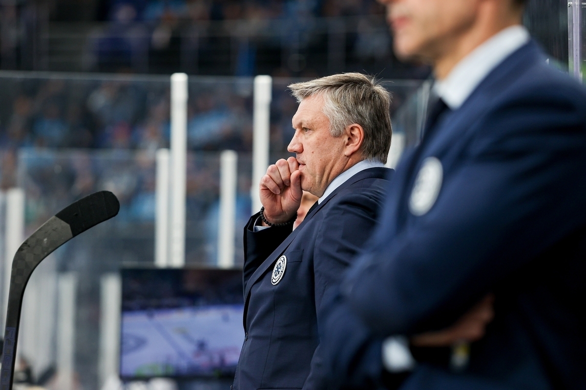 Руководство хоккейного клуба «Сибирь» уволили уже второго тренера