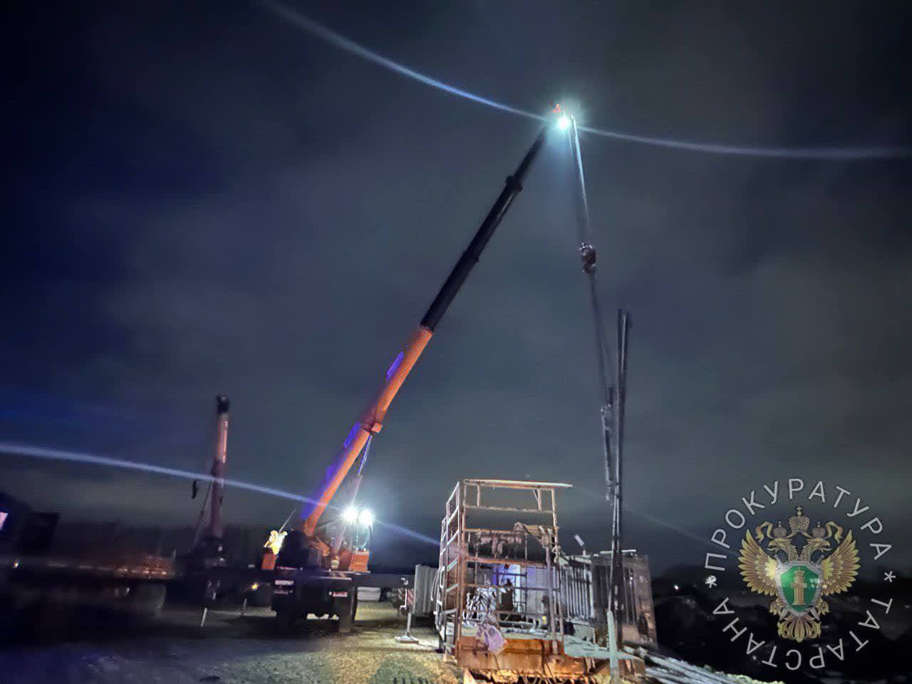 В Татарстане под суд отправили машиниста автокрана, уронившего на рабочего трубу