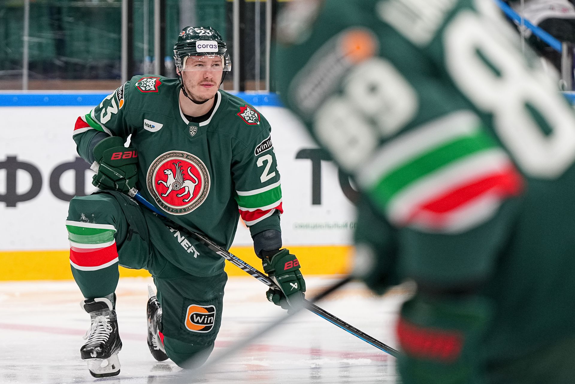 Дмитрий Яшкин - лучший нападающий недели в КХЛ