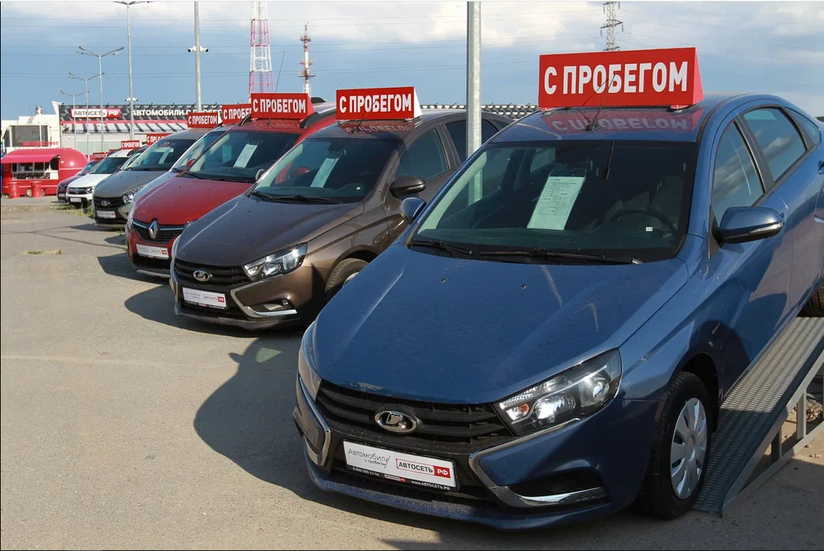 Россияне ввезли из-за границы почти 400 тысяч авто с пробегом