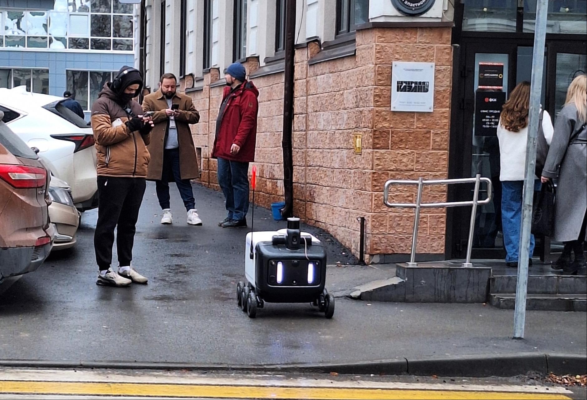 Роботы-доставщики от Яндекса начнут работать с декабря в Казани