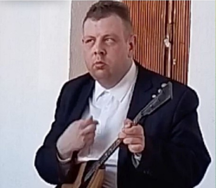В Екатеринбурге задержан учитель по игре на балалайке, душивший детей пакетом