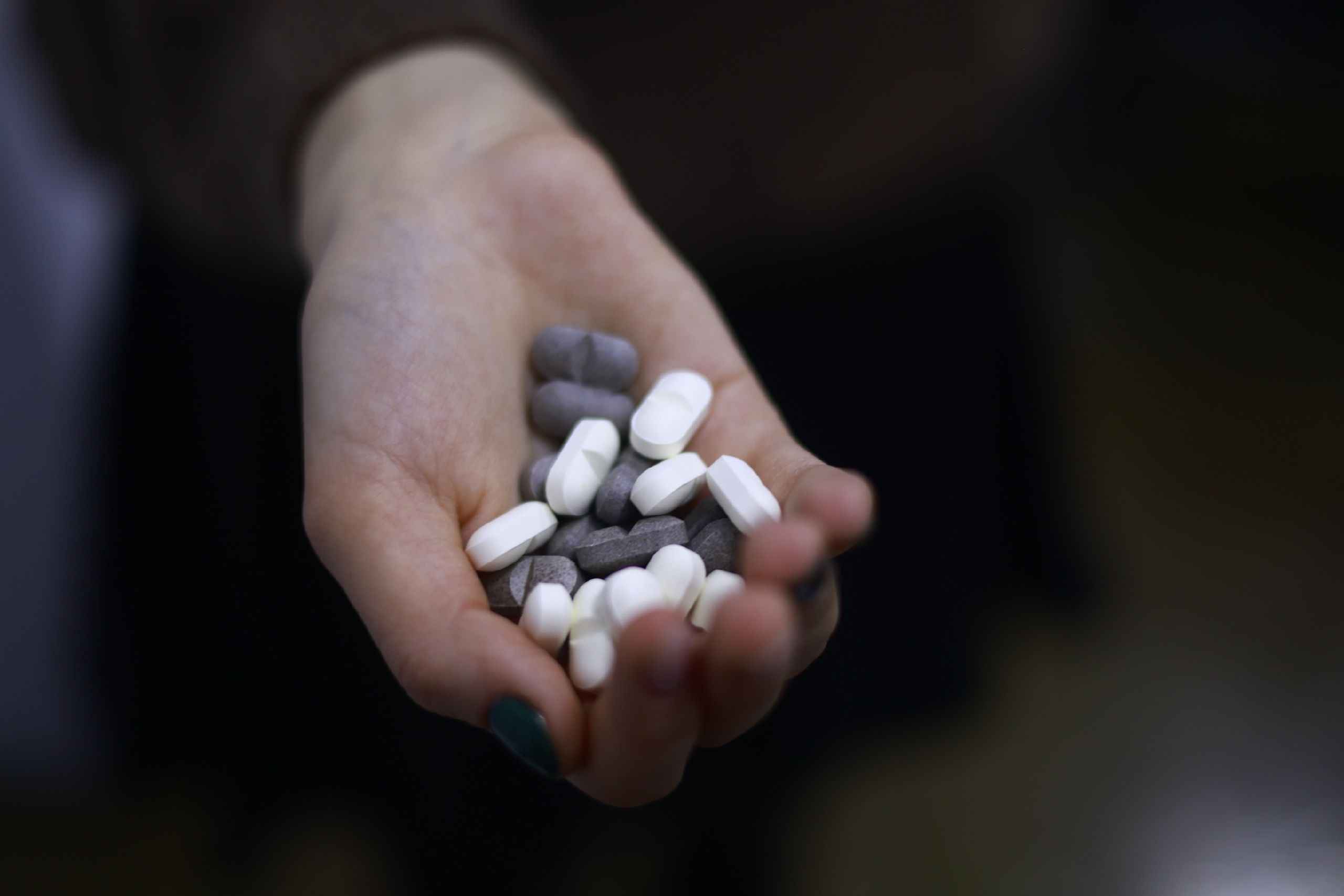 Врач Мясников назвал самые опасные препараты и потребовал запретить их