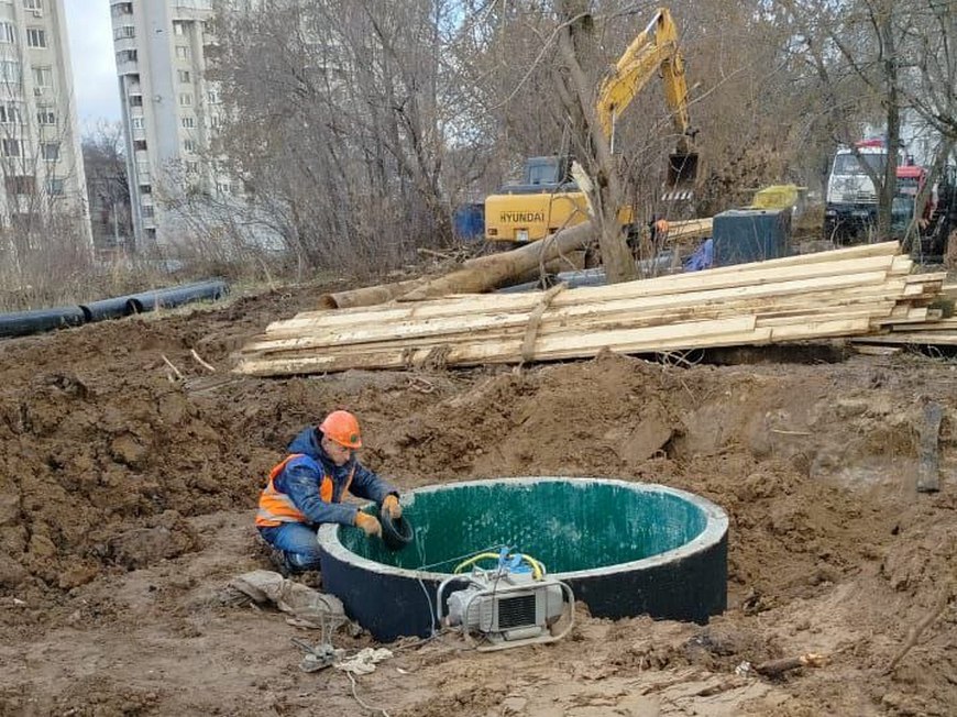 Водоканал завершает ремонт канализации на Латышских Стрелков в Казани