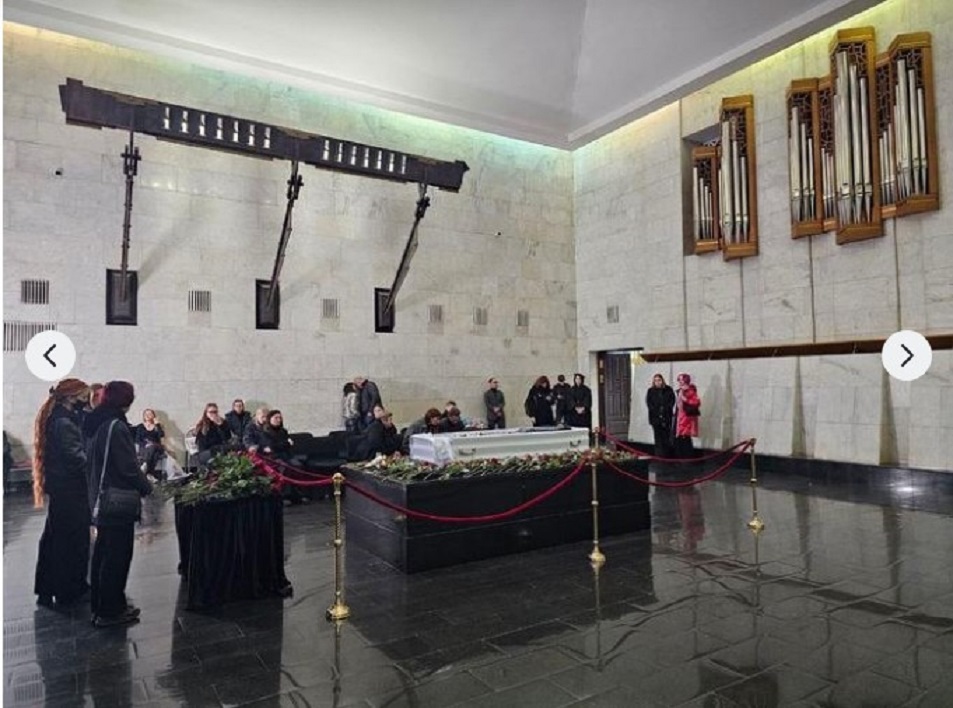 В Москве попрощались с умершей в 21 год от рака блогером Ирой Небогой