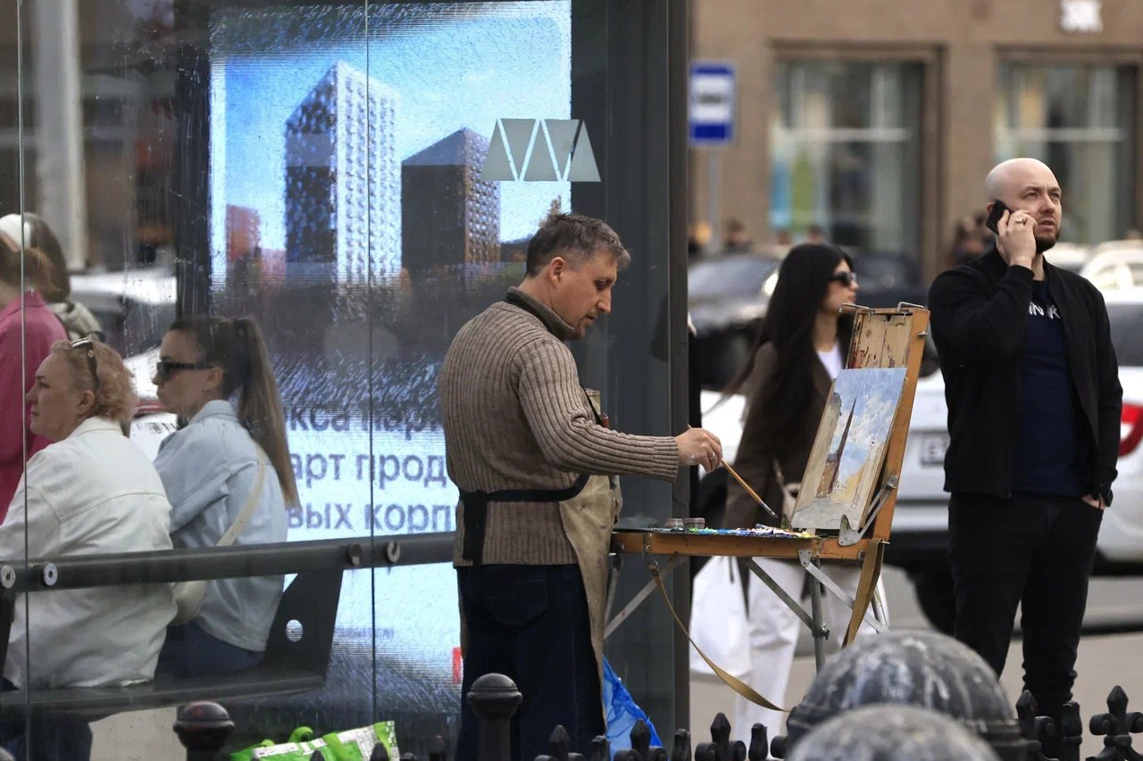 Более трети россиян планируют работать в новогодние праздники