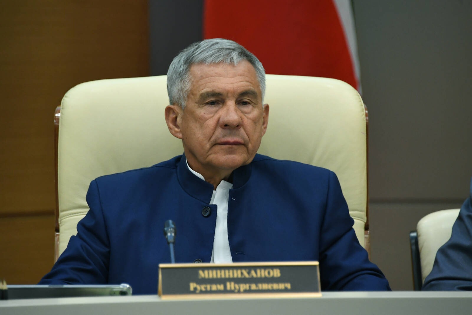 Минниханов призвал обеспечить ветеранов СВО стабильной работой