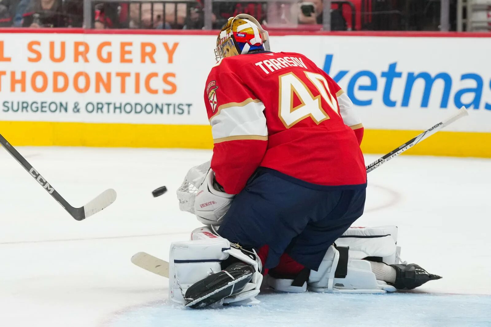 Голкипер «Флориды» Тарасов принял участие в драке