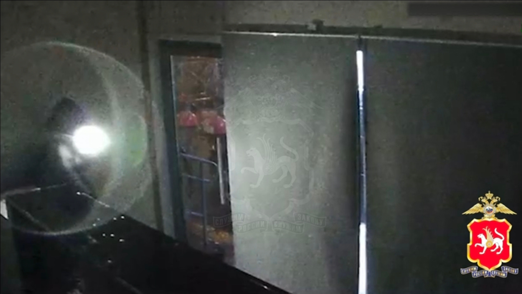 Задержали двух парней, ограбивших табачку в Казани