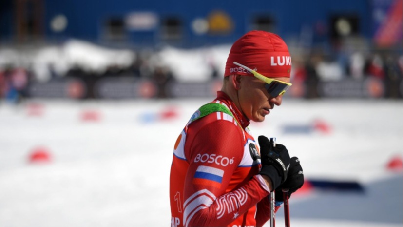 Большунов упал в полуфинале спринта на КР в Кировске