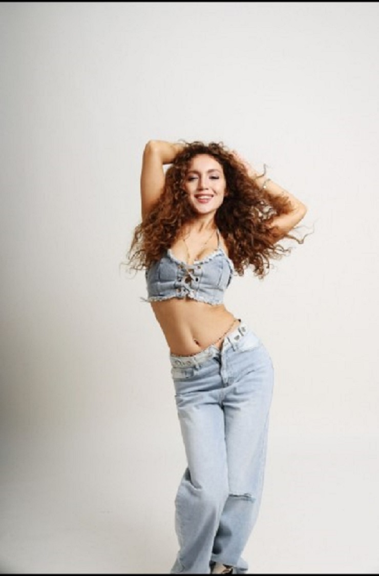 Зрителей приглашают поболеть за участниц из Татарстана в шоу «Ярче звезд»