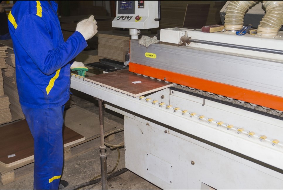 Академия наук Татарстана обставляется мебелью от зэков