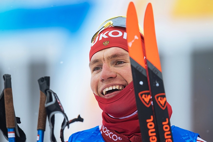 Большунов проиграл 0,1 секунды в масс-старте на КР