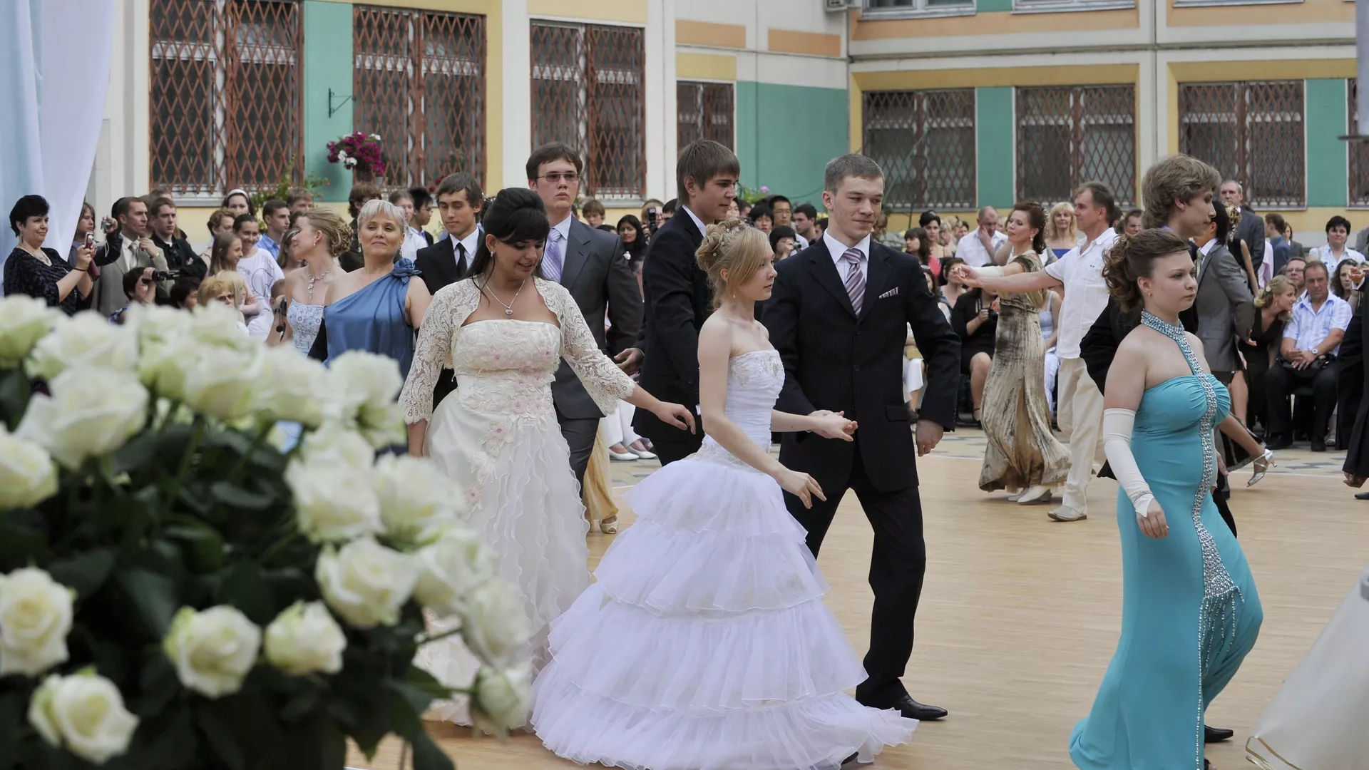 Минпросвещения назвало даты проведения последних звонков и выпускных в 2026 году