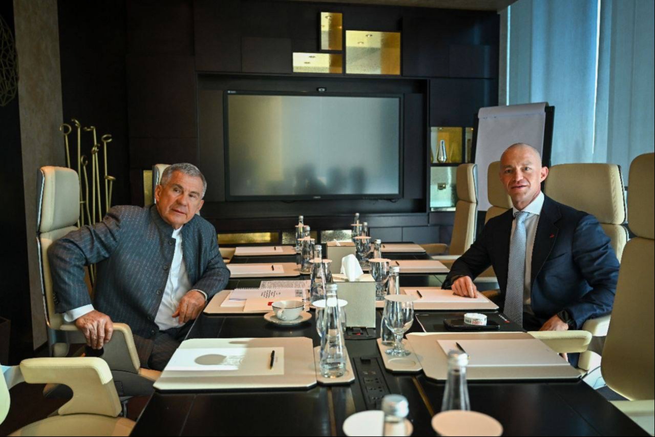 Минниханов обсудил с главой Российско-Эмиратского совета инвестиции в Татарстан