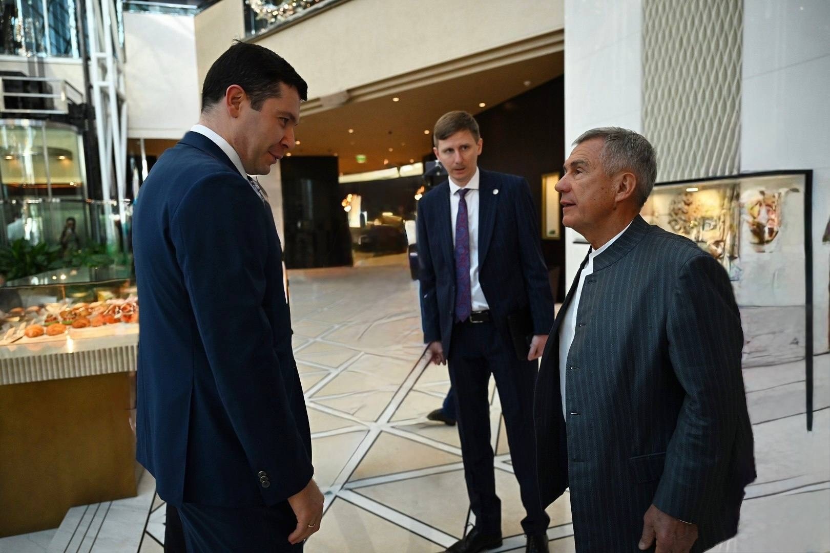 Минниханов участвует в Российско-Эмиратском бизнес-форуме в Дубае