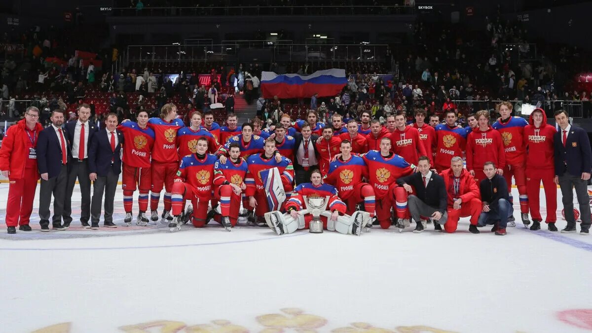 МОК допустил российских юниоров до международных турниров с флагом