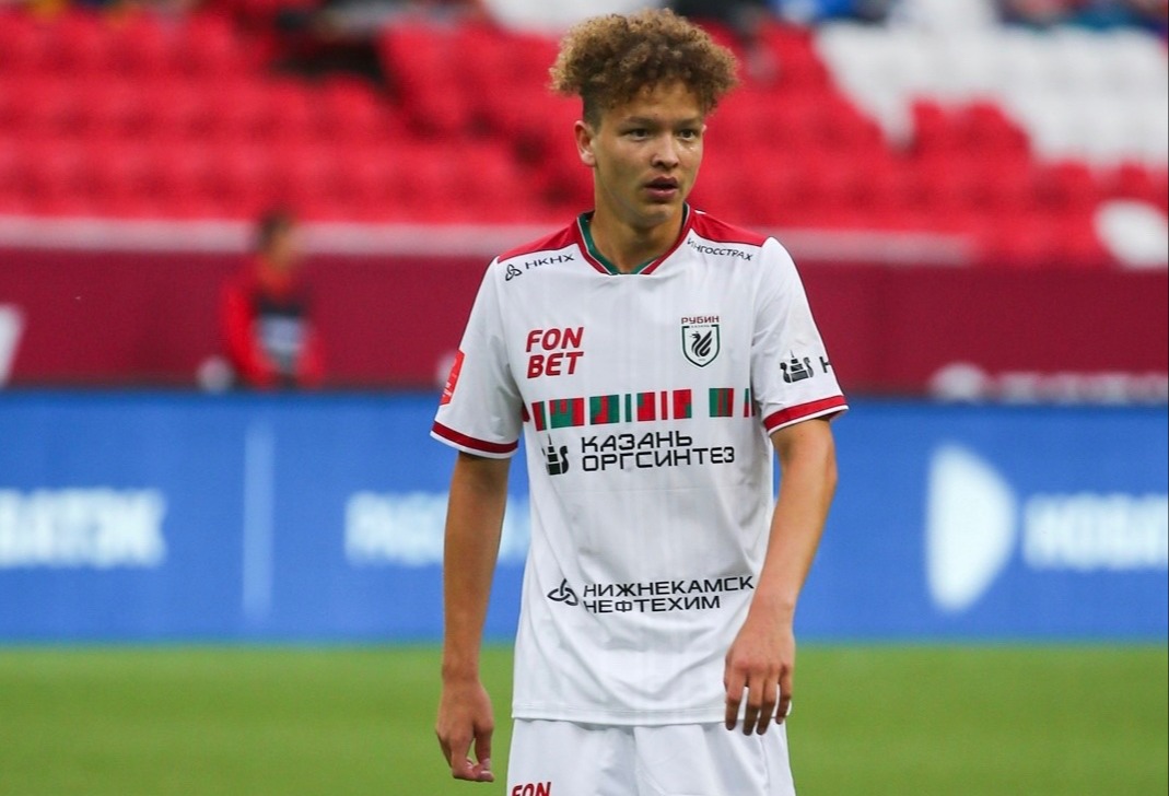 Никита Васильев продлил контракт с «Рубином»