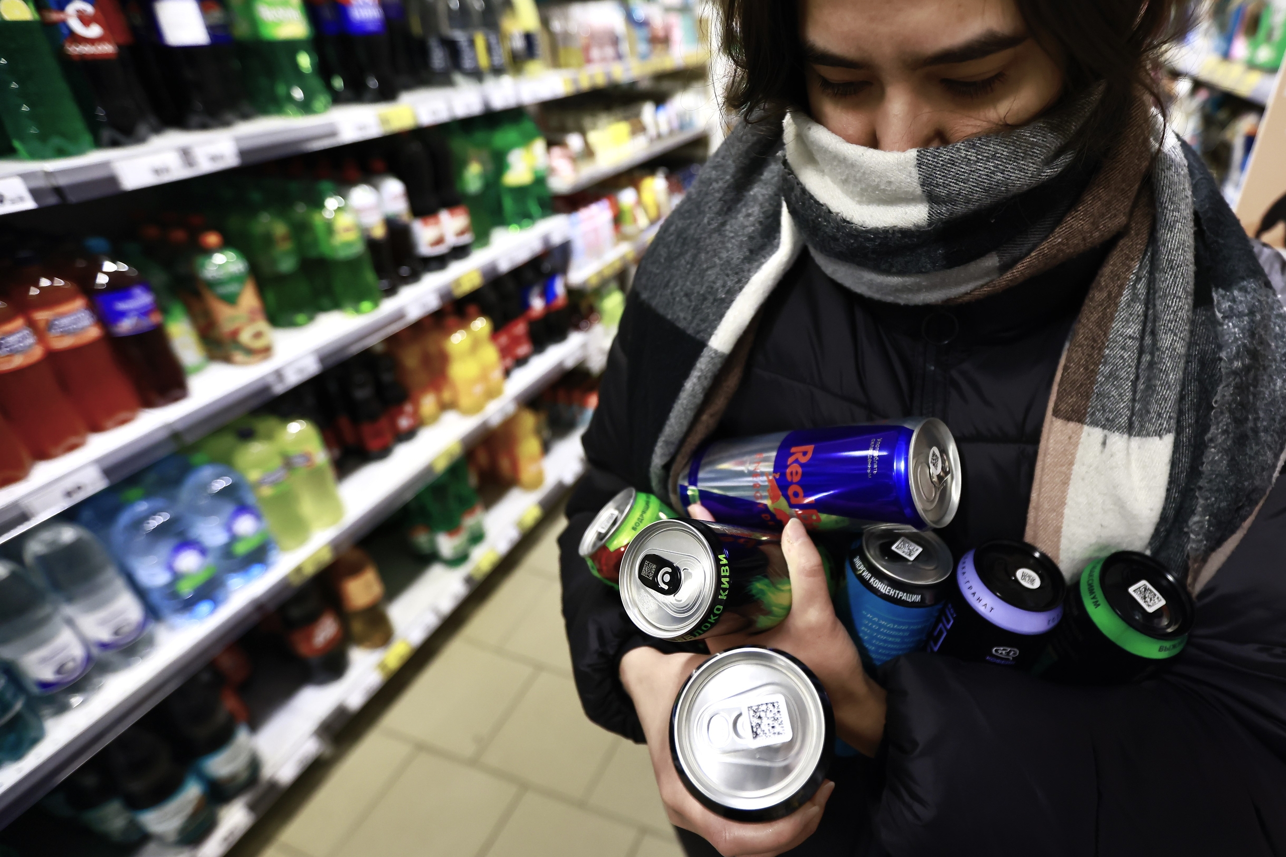 Против «горючей смеси»: депутаты Татарстана готовы усложнить продажу энергетиков