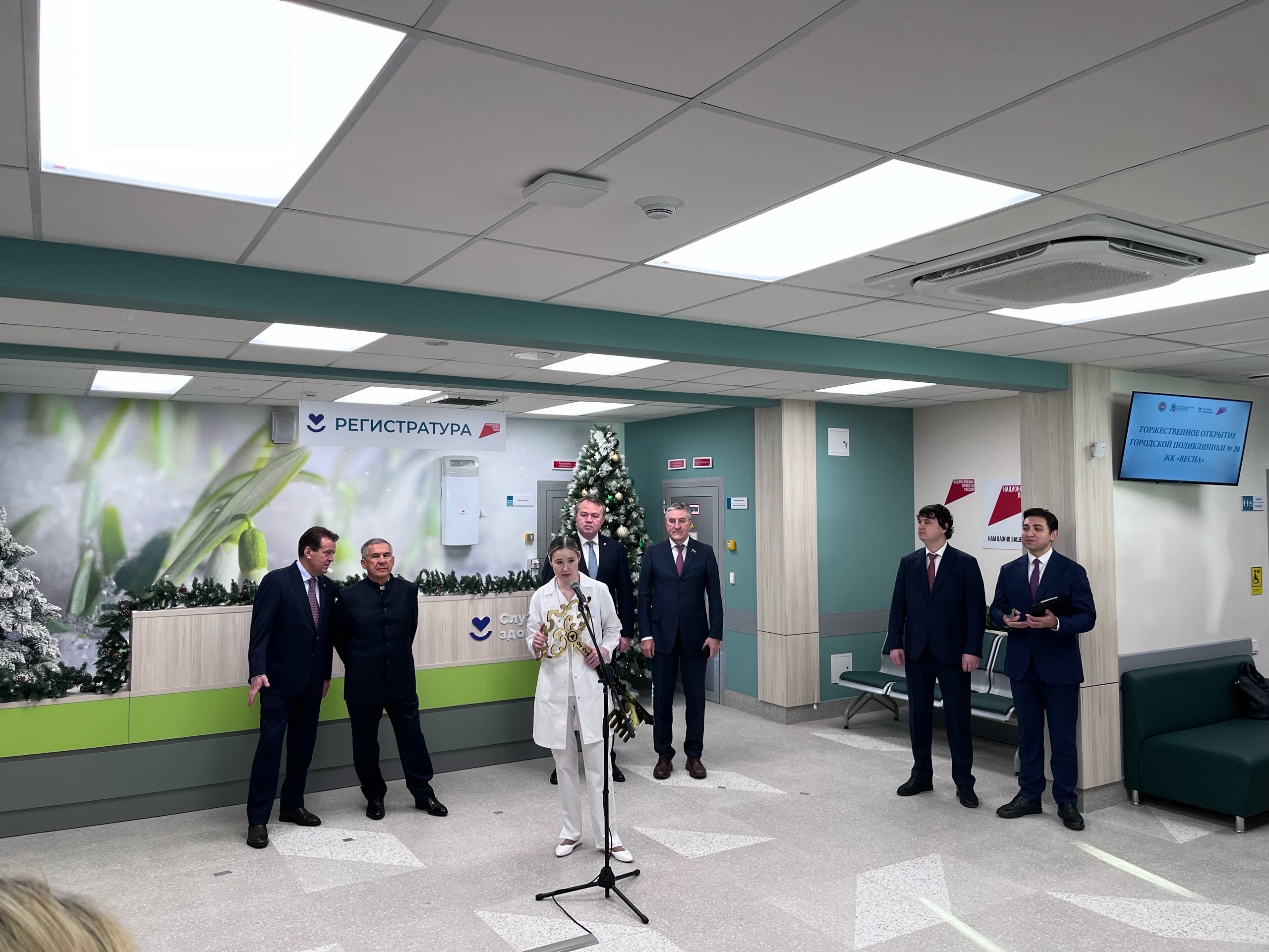 Минниханов поручил решить проблему дефицита врачей в поликлиниках