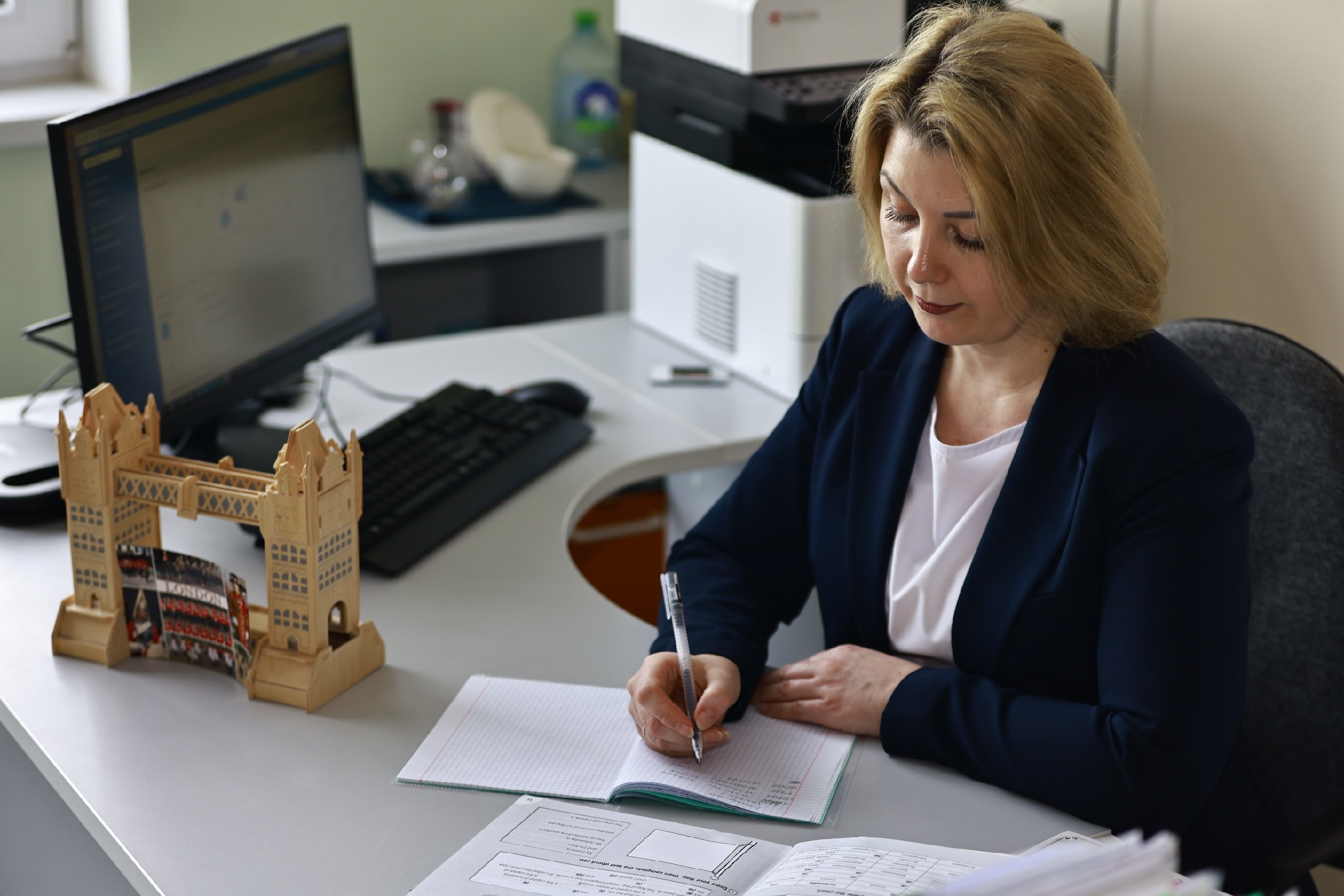 Эксперт: «Новогодний подарок учителю не должен стоить выше 3 тысяч рублей»