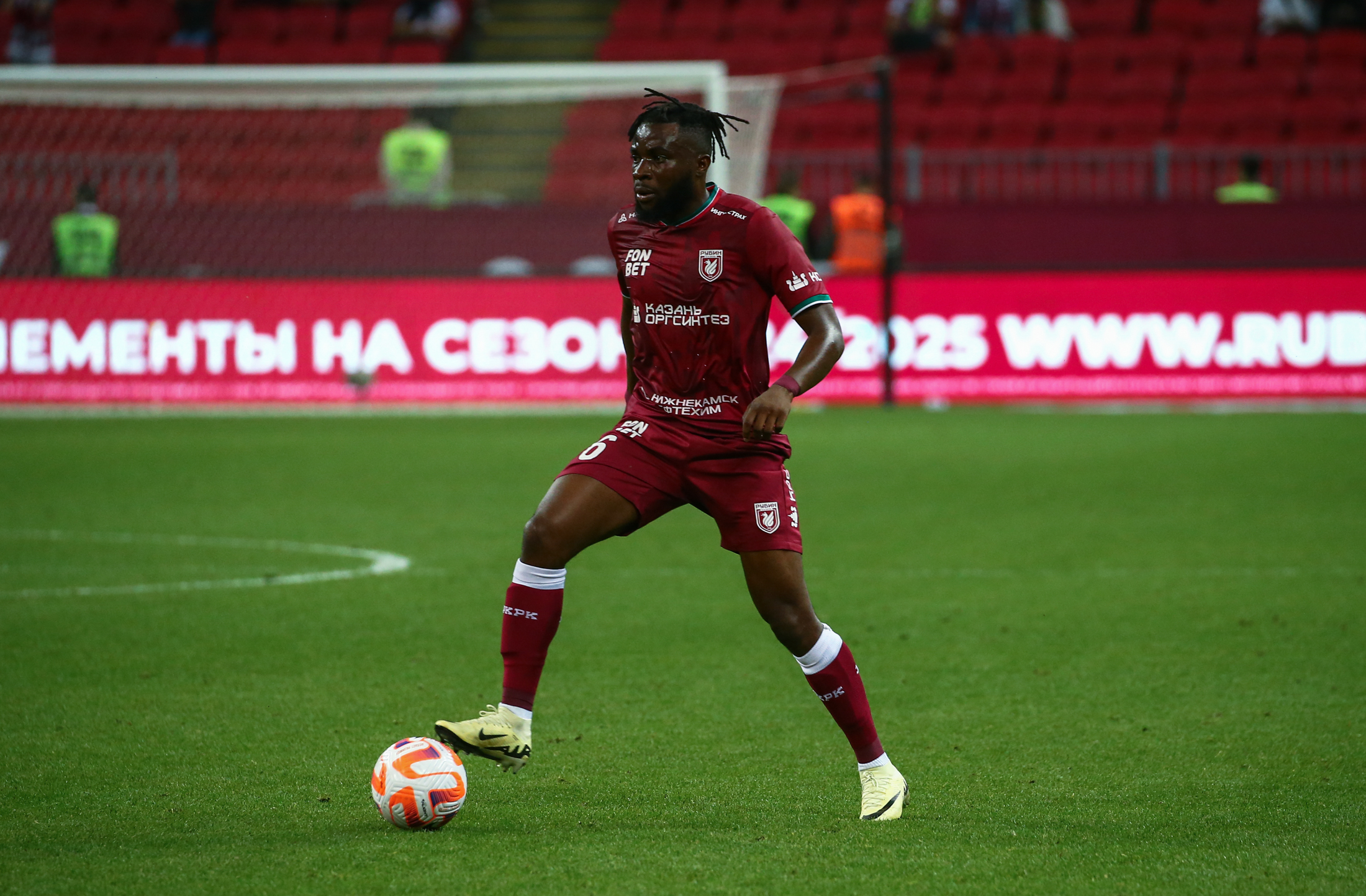 Несколько клубов РПЛ претендуют на полузащитника «Рубина» Иву