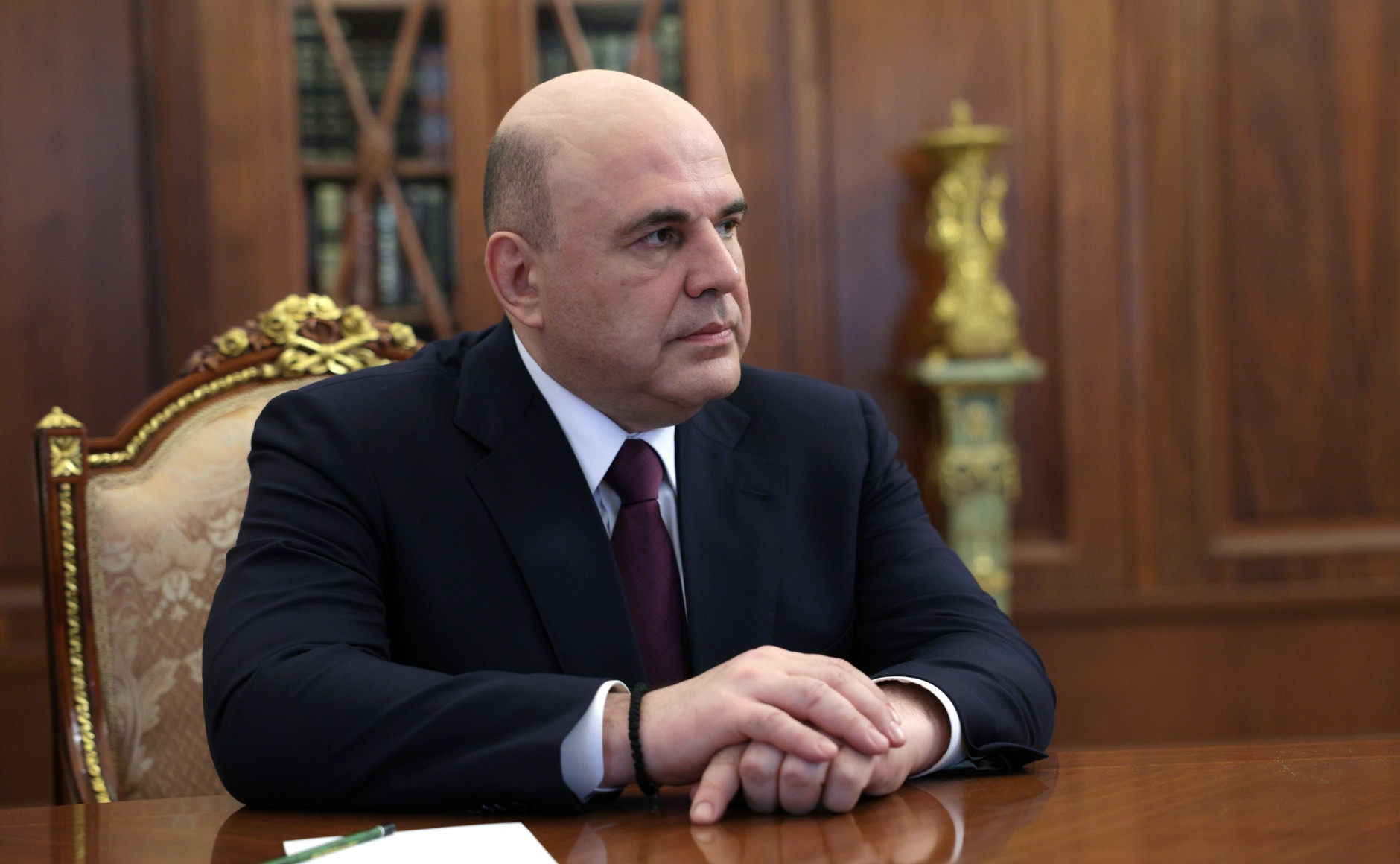 Мишустин поручил развивать систему соцгарантий для семей на всех этапах