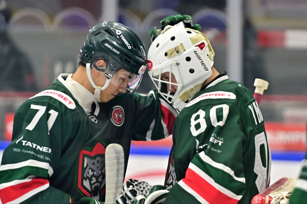 Хоккеисты «Барса» начали домашнюю серию с крупного поражения