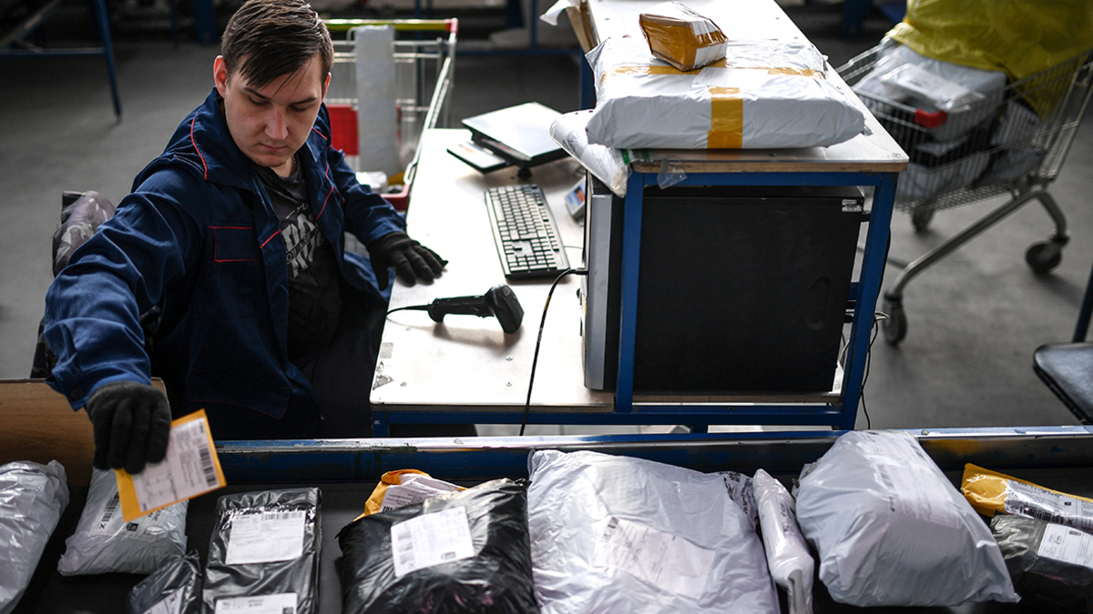 Российские новогодние посылки не пропускают на границе с Европой