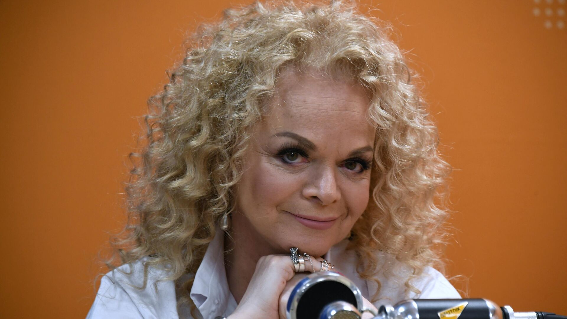 Долина просится пожить в печально известной квартире ещё несколько месяцев