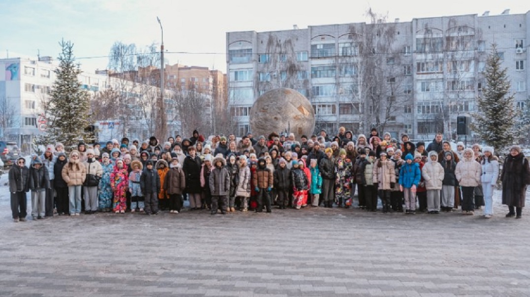 Открытая в Казани новая стела посвящена учителю и ученику