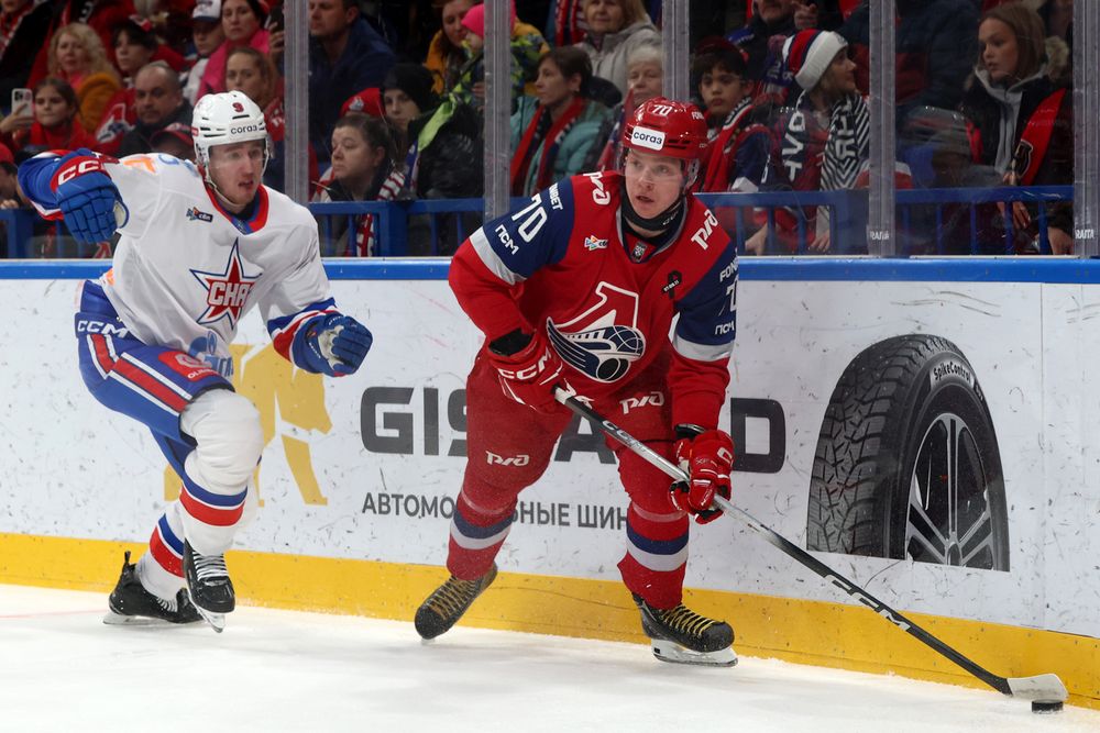 Нападающий «Локомотива» Егор Сурин пропустит шесть недель из-за травмы руки