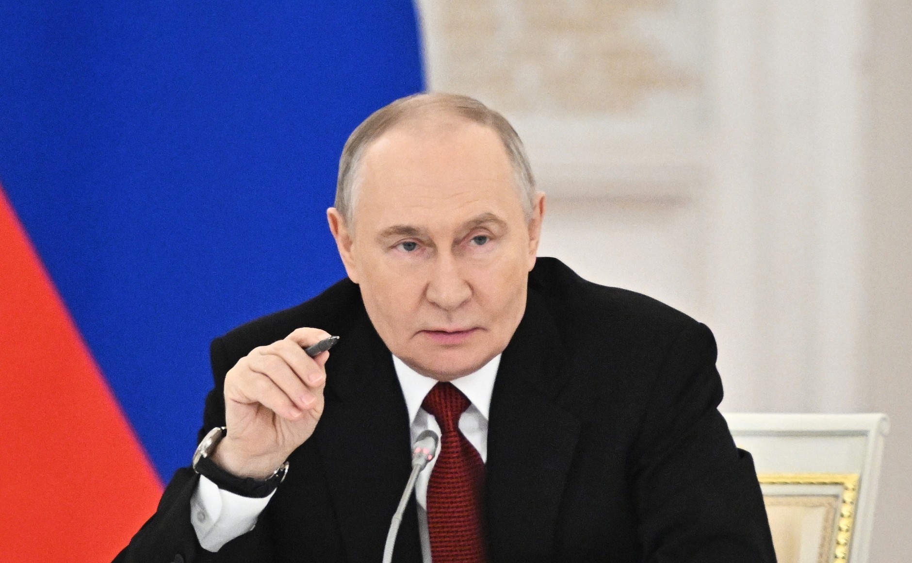 Путин предупредил чиновников, что времени на решения из-за ИИ осталось мало