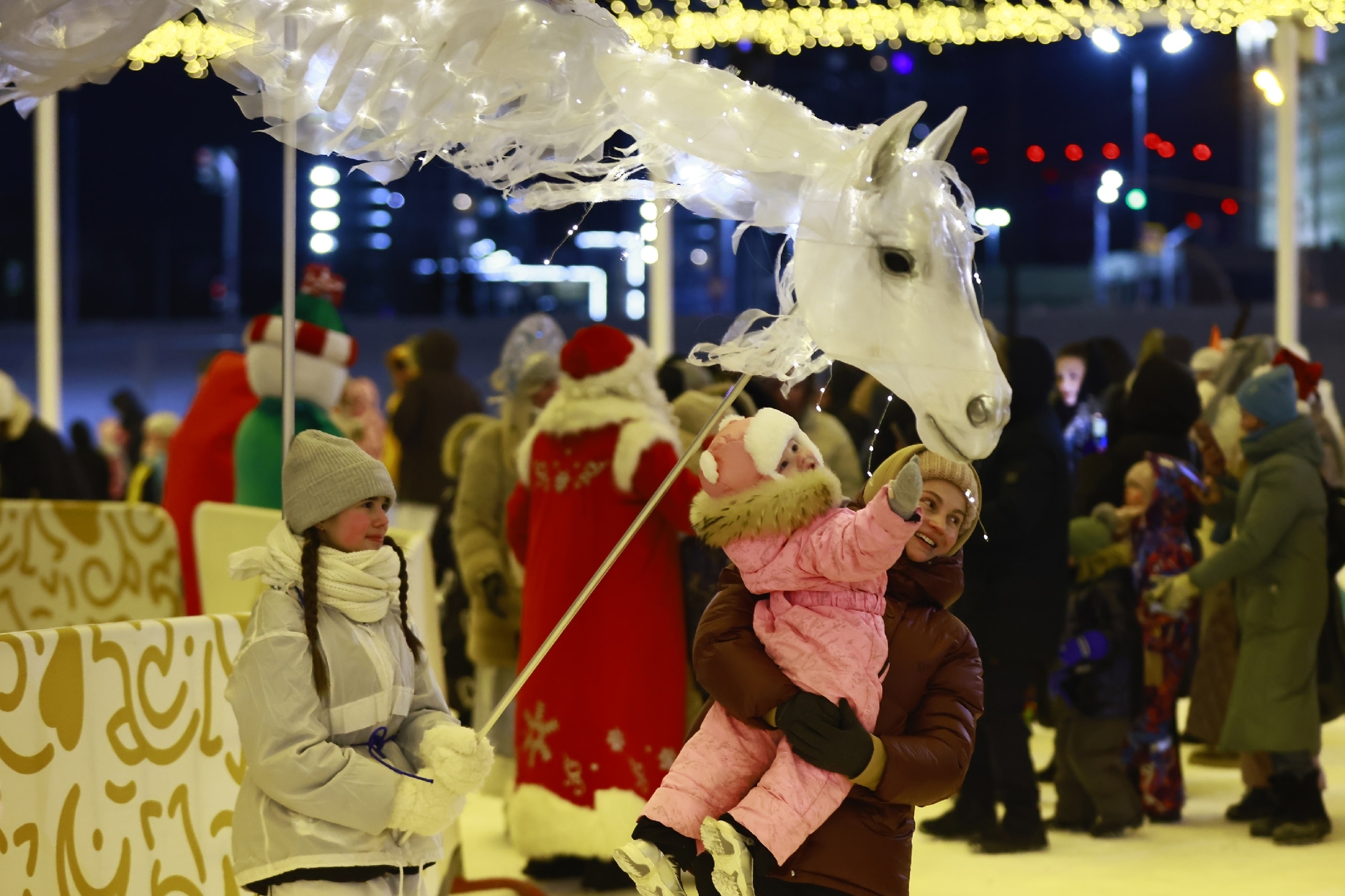Чем опасен Новый год для зрения, рассказал офтальмолог