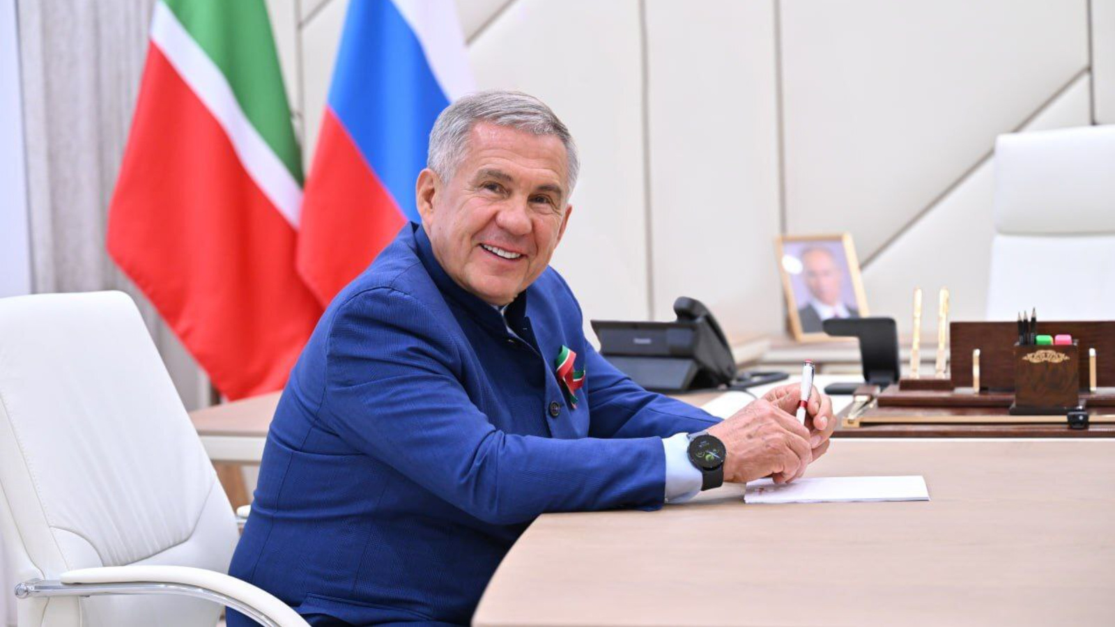 Минниханов стал лидером среди глав регионов по числу зарубежных визитов за год