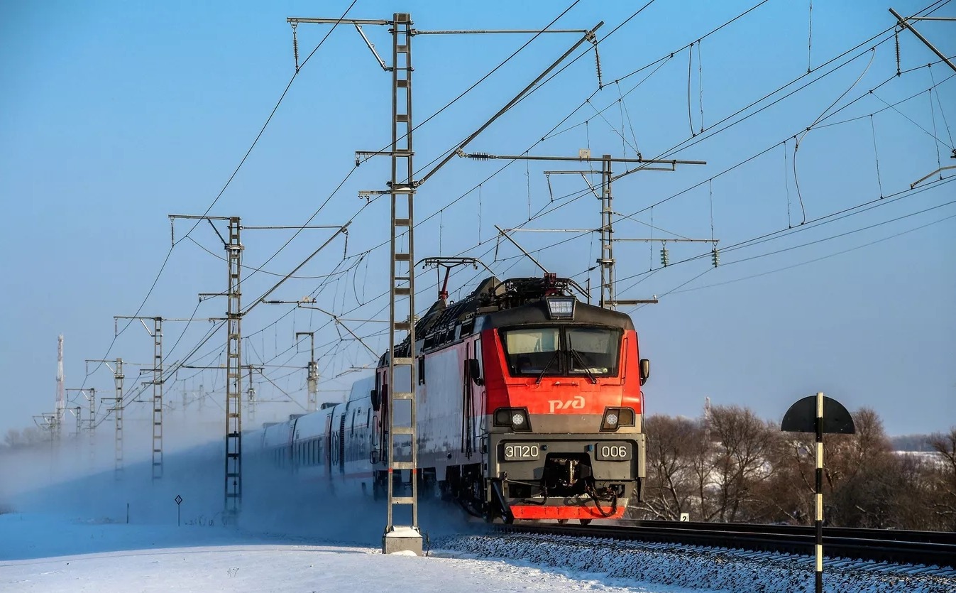 Тысячи россиян застряли в поезде в Новый год без света и питания