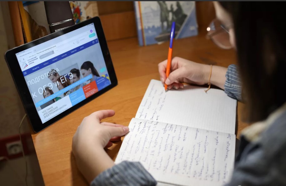 Не сдавшим ГИА школьникам дадут возможность бесплатно получить рабочую профессию