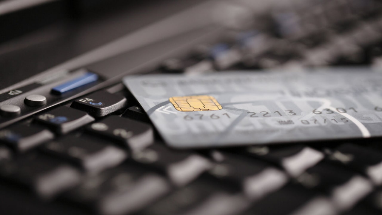 Банки начали блокировать карты при крупных покупках на маркетплейсах
