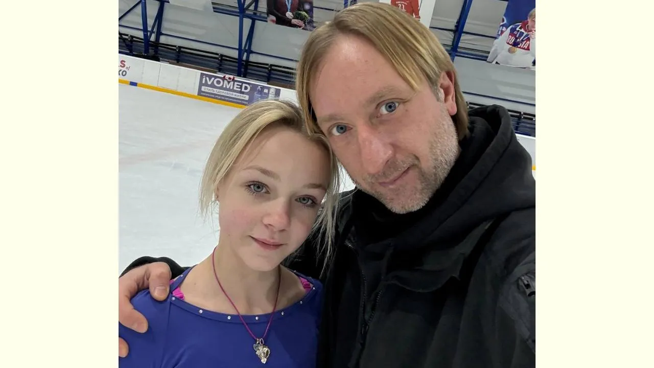 Елена Костылева вернулась в академию Евгения Плющенко