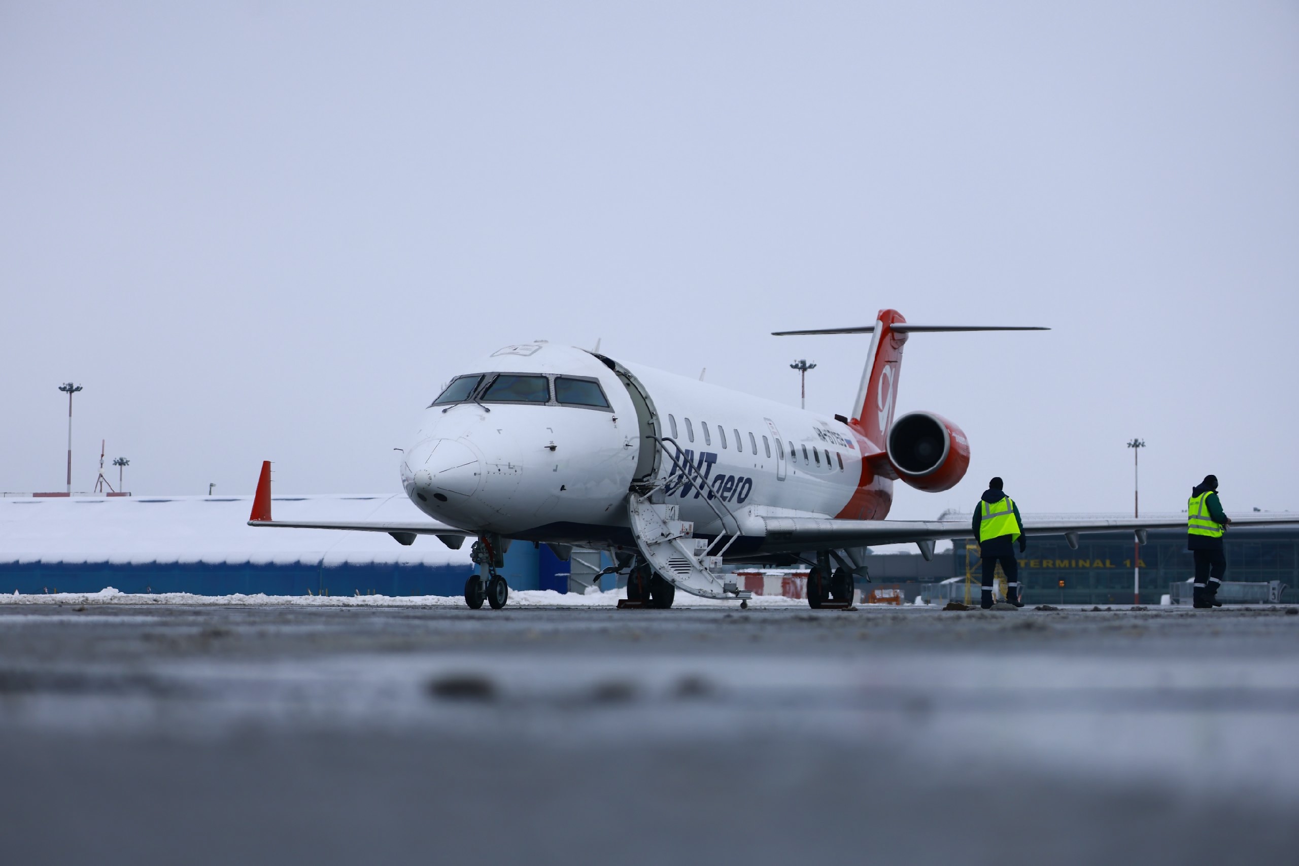 Red Wings перевела рейсы Москва — Пхукет на российские Ту‑214